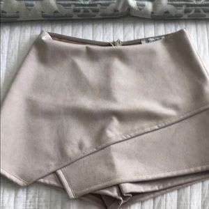 Solemio Skort! Size medium. NWT.